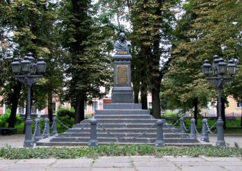 Monument to Nicholas Gogol, Nezhin